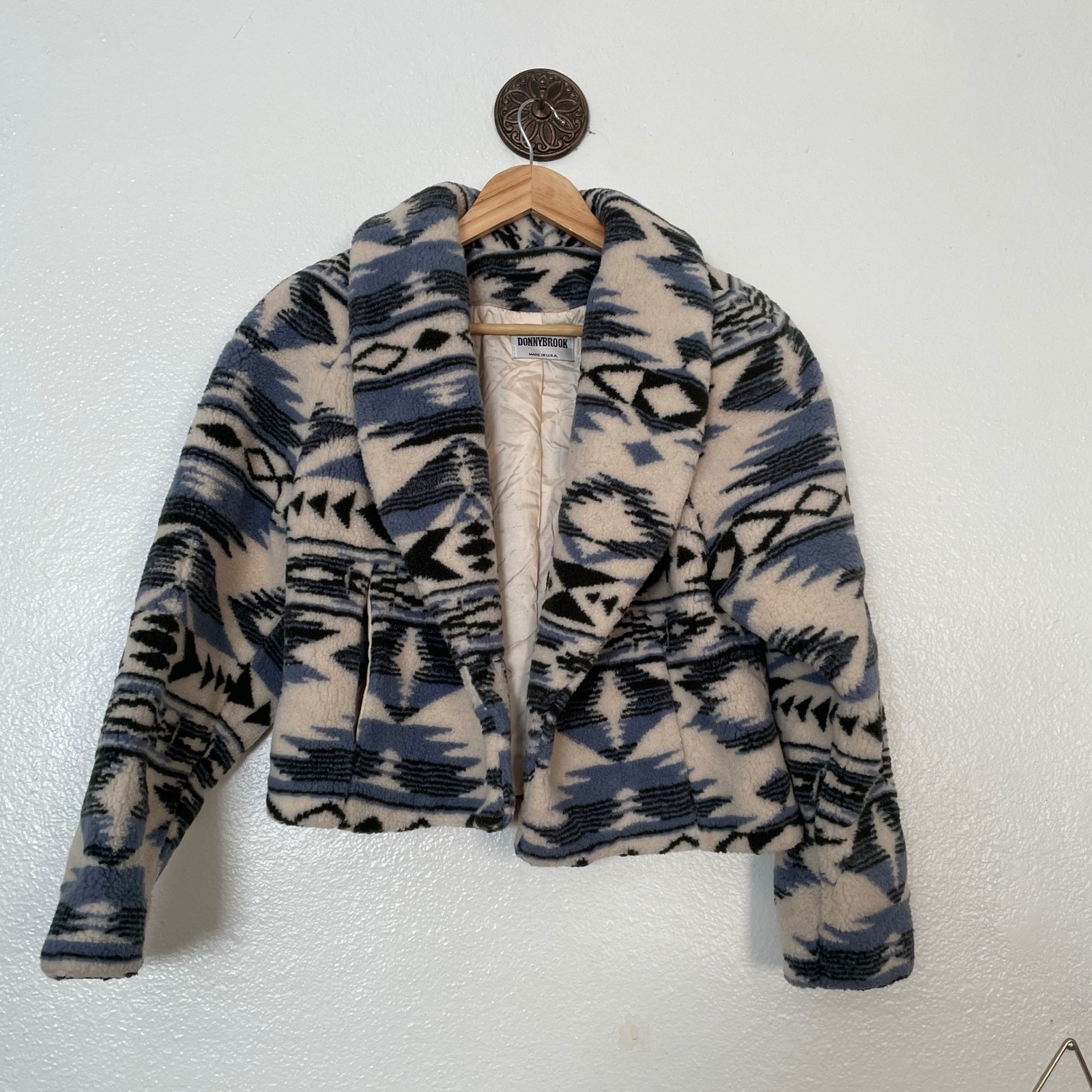Donnybrook Vintage Faux Shearling Southwestern Tribal Print Cropped Jacket Blue