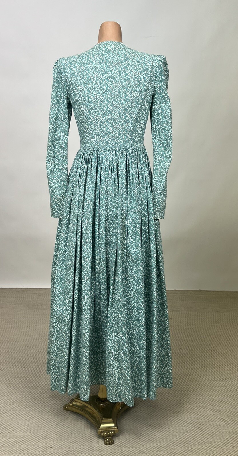 Vintage Cotton ditzy Print Maxi Dress 1970s does 1900s Pioneer Wear Long Sleeve