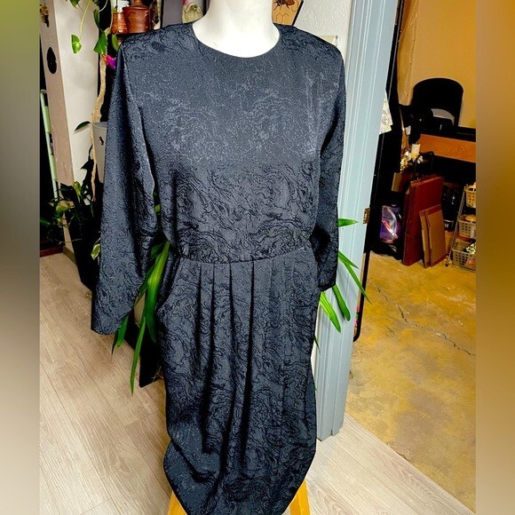 Black Brocade Vintage Dress V-Back Sheath Dress Metal Zipper Cocktail