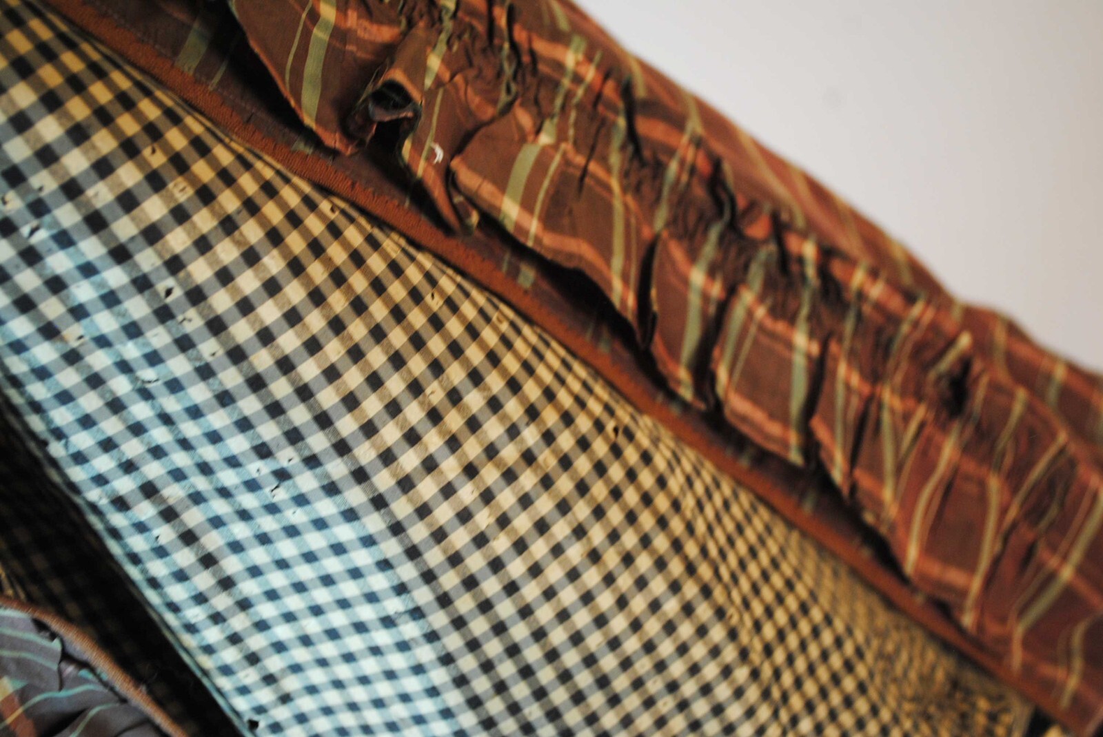 1850 CHECKED PLAID SILK TAFFETA DAY DRESS, HOUSE DRESS