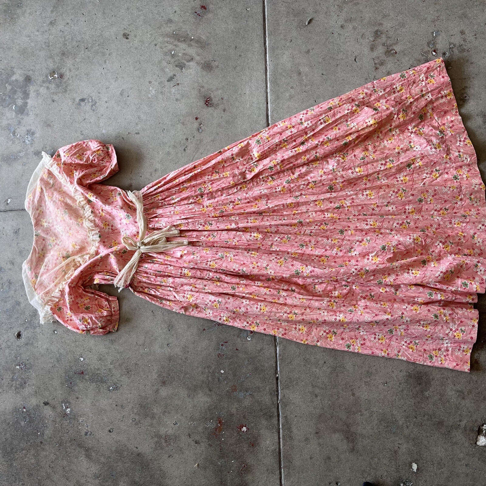 Vintage Dress W/delicate Mesh Lace