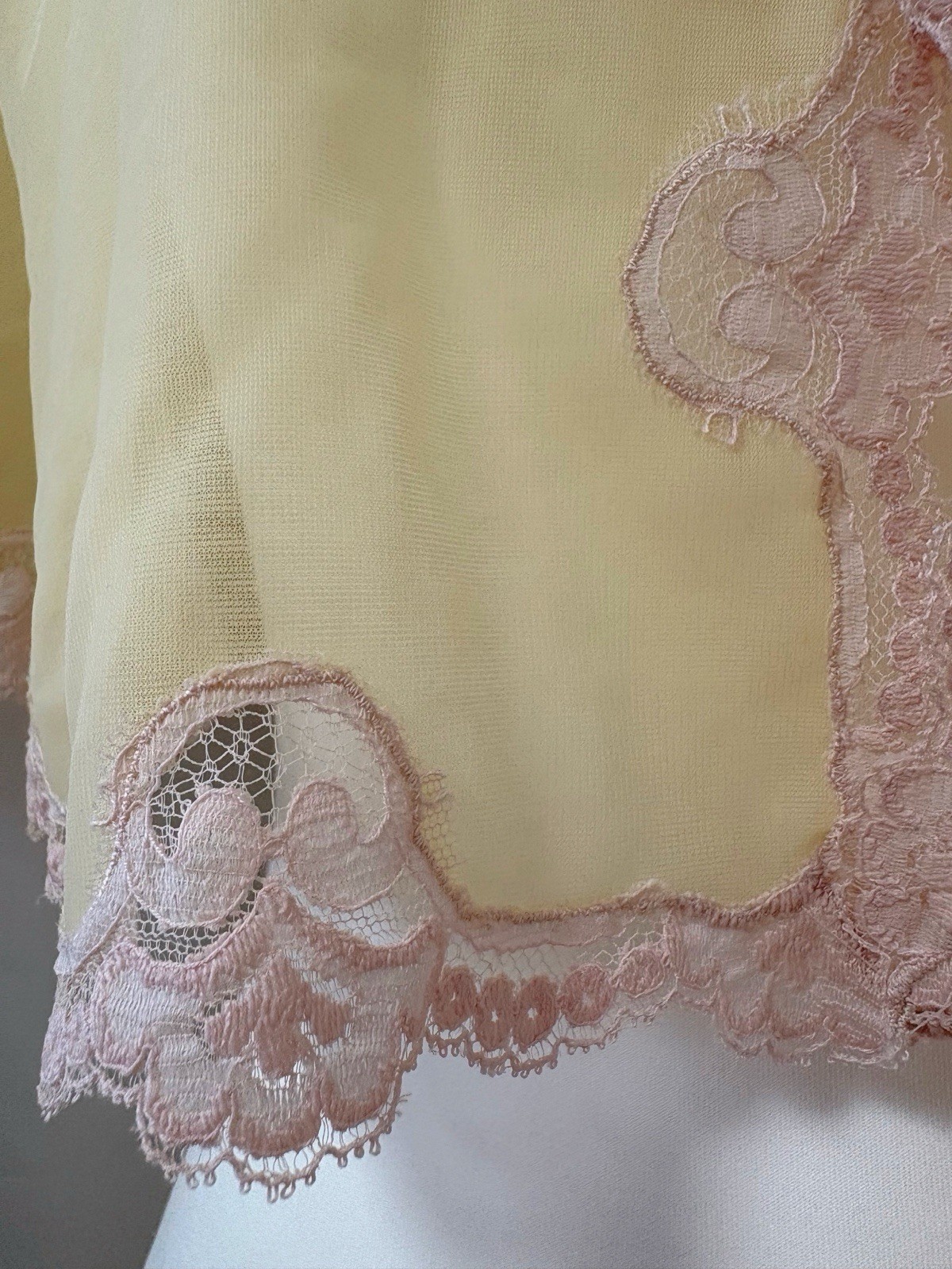Vintage 50s 60s Sheer Chiffon Cape Lace Collar Lingerie Peignoir yellow Coquette