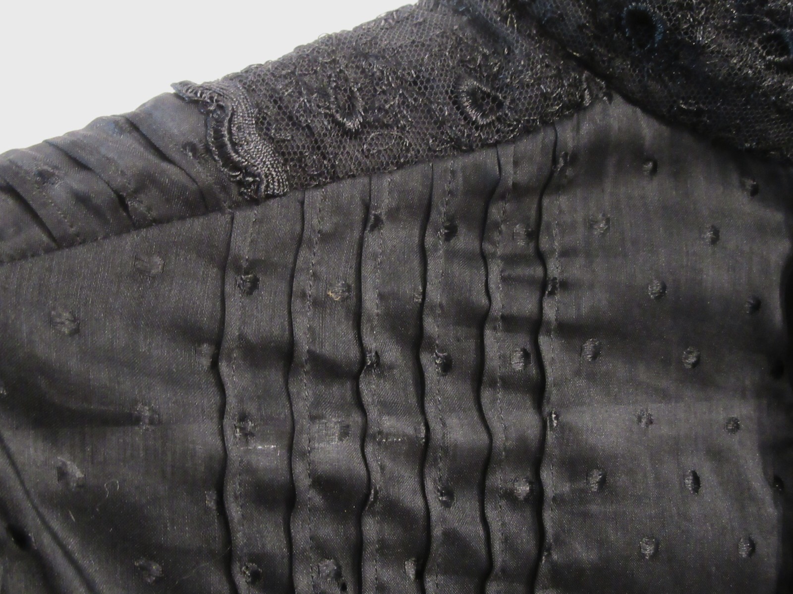 ANTIQUE EARLY 1900S 1905 BUST-39″ SWISS DOT LACE BLACK BLOUSE SHIRT STRONG F38