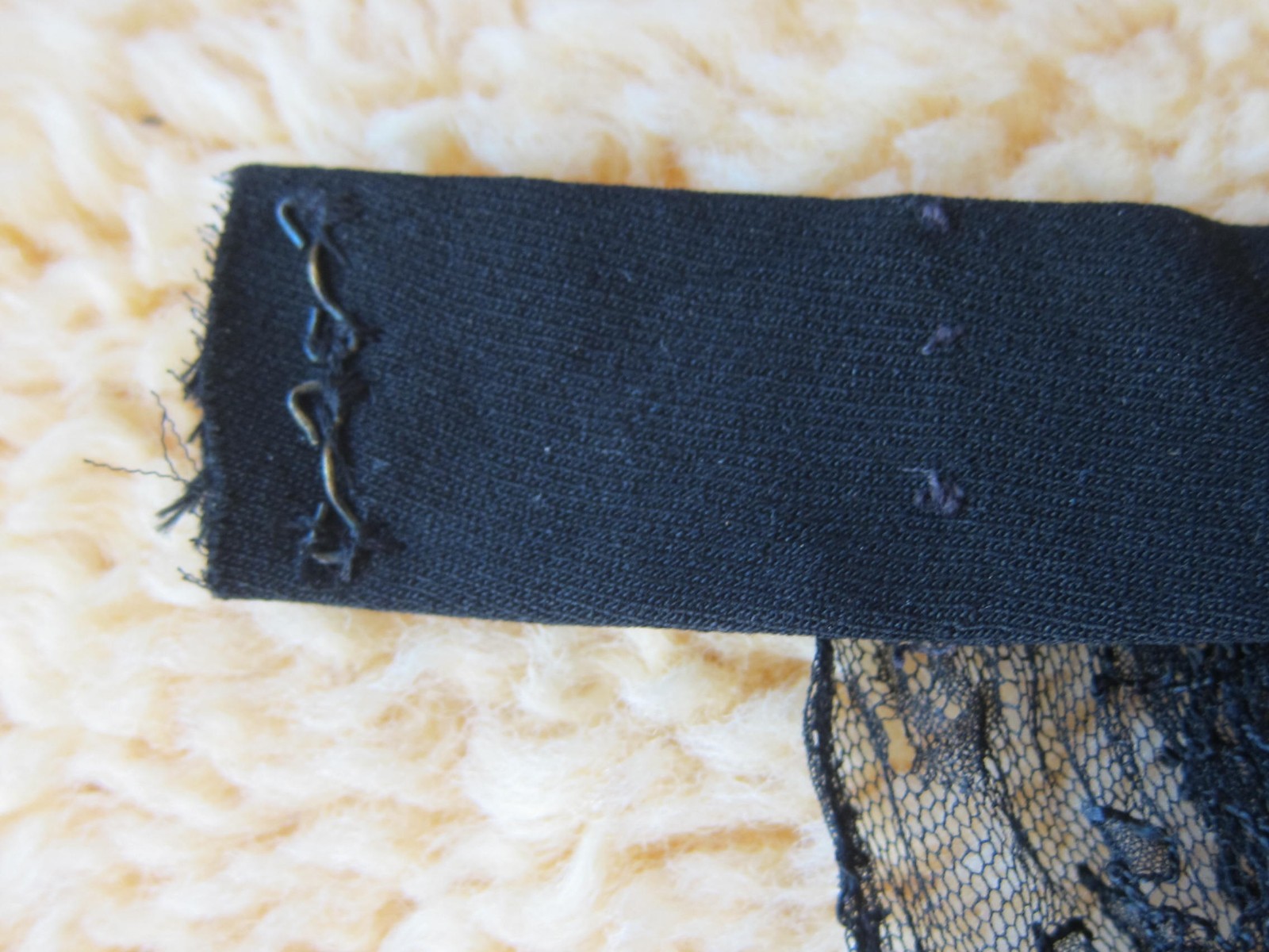 VTG 1950s Black Chantilly Lace Overskirt Panel 85” Sweep~Cupped Sequins~Scallops