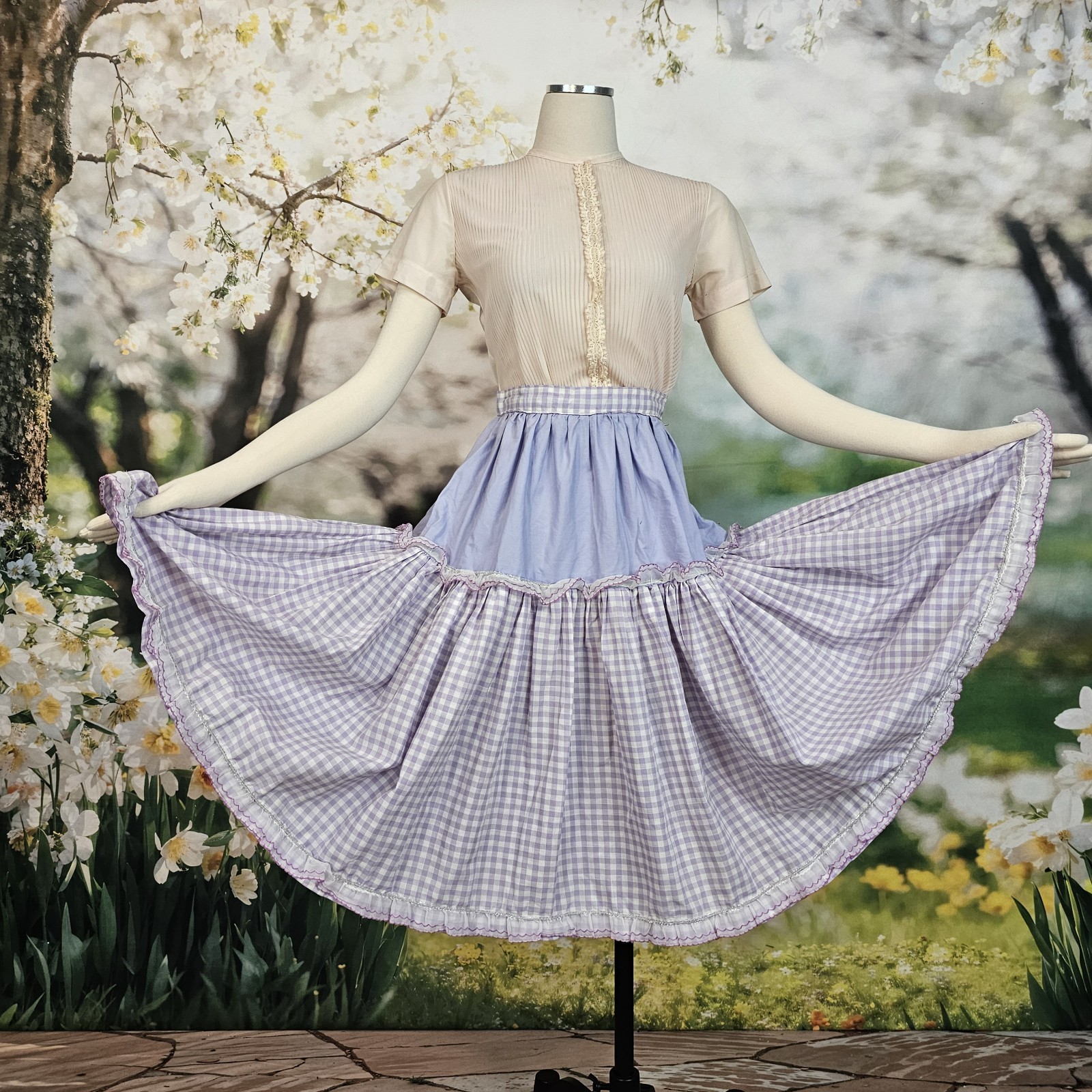 Vintage 1940s 50s Skirt Lilac Purple Gingam Scalloped Lace Ruffle Tiered Picnic