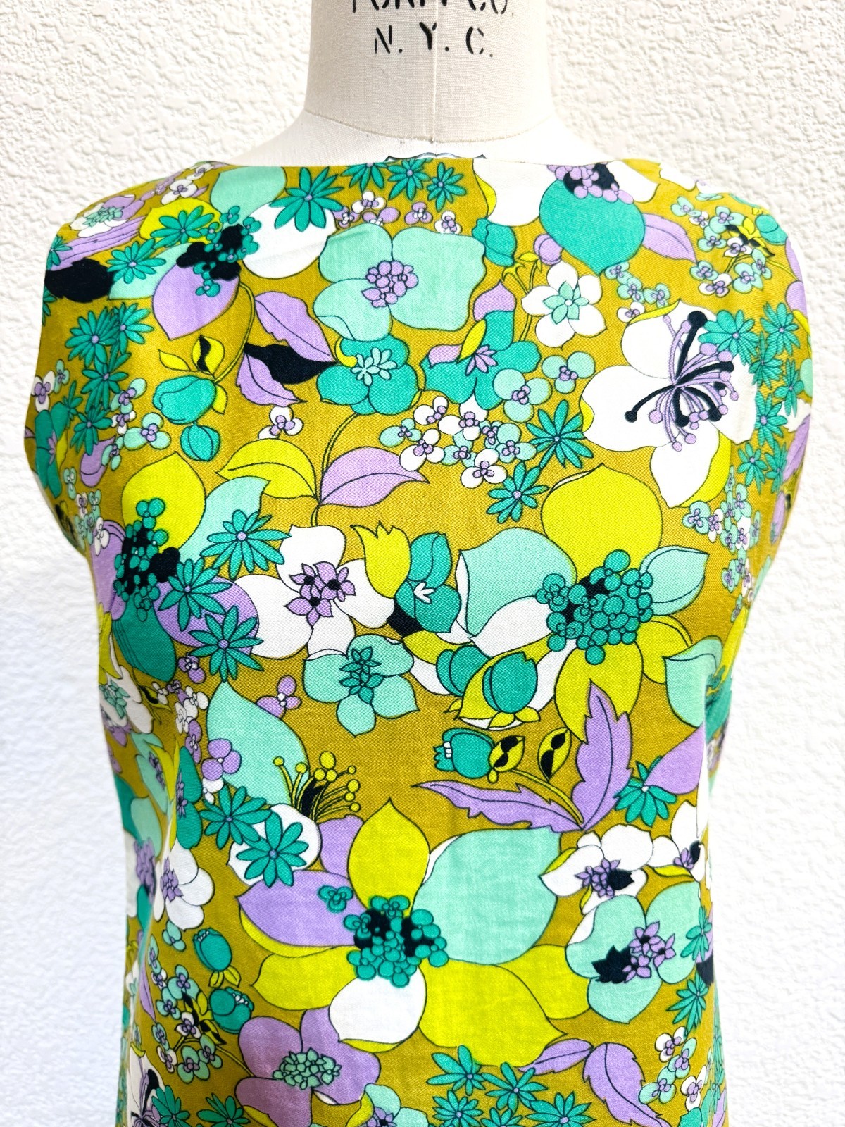Vintage 1960s Green, Purple, Blue Floral Mini Shift Dress Small S