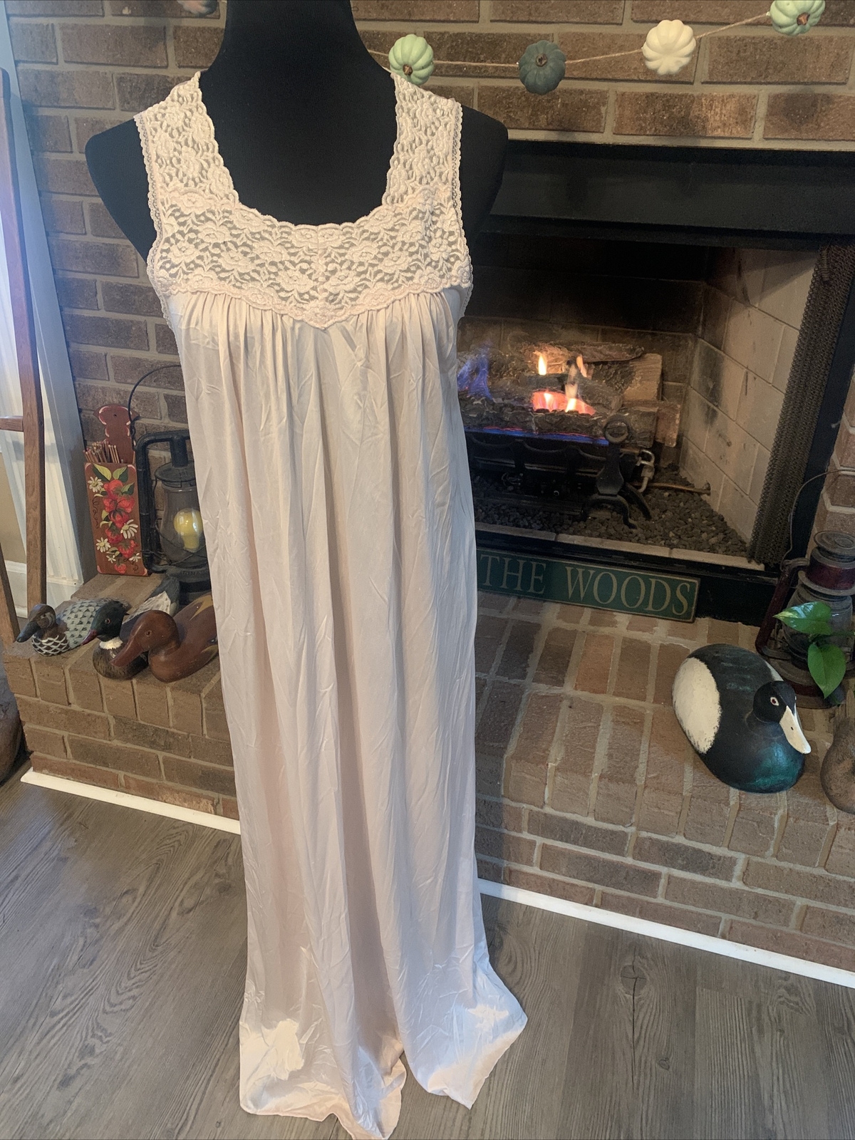 Vintage-Vanity Fair -Nightgown- Sz Small-maxi-cream-36” Bust-beautiful Lace