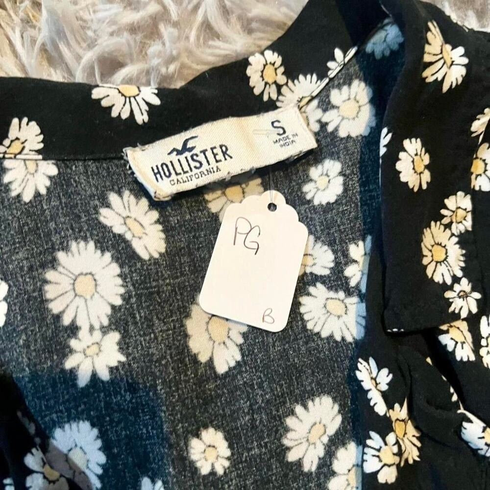 Hollister Floral Whimsygoth Fairy Grunge Preppy Indie Y2K Nostalgic Crop Top