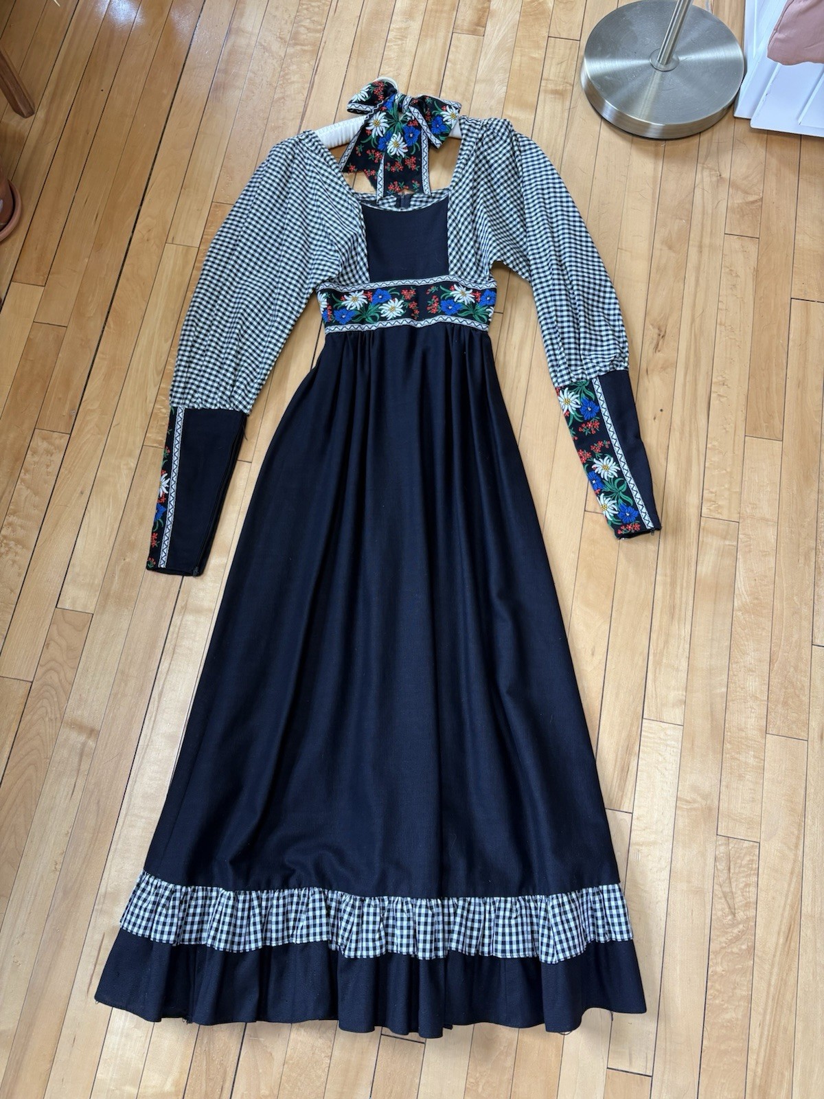 Gunne Sax vintage 70s style 355 size 5 prairie maxi dress black checker & floral