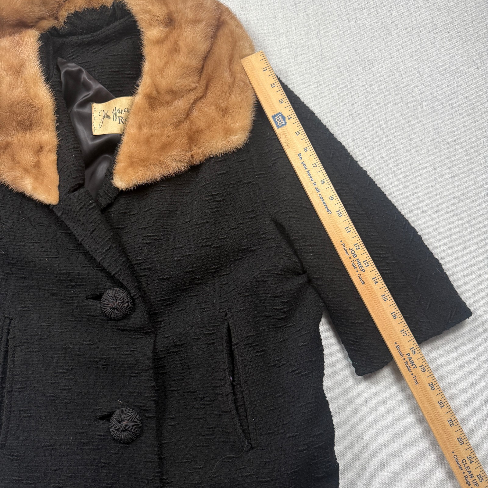 Vintage John Wanamaker Rittenhouse Shops Black Coat Fur Collar Wool Chest 47″
