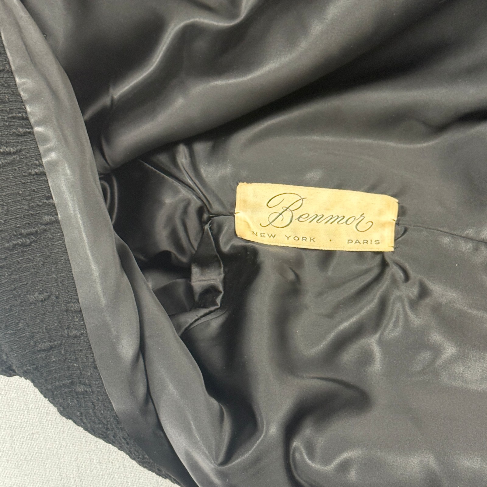 Vintage John Wanamaker Rittenhouse Shops Black Coat Fur Collar Wool Chest 47″