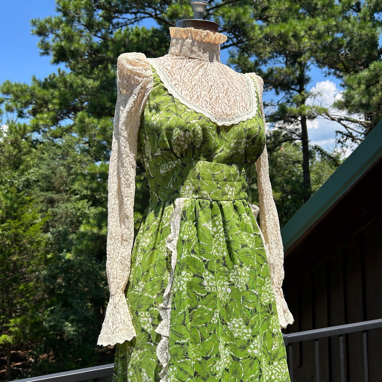 Vintage 70s Black Label Gunne Sax Leafy Floral Victorian Ruffled Lace Maxi Dress