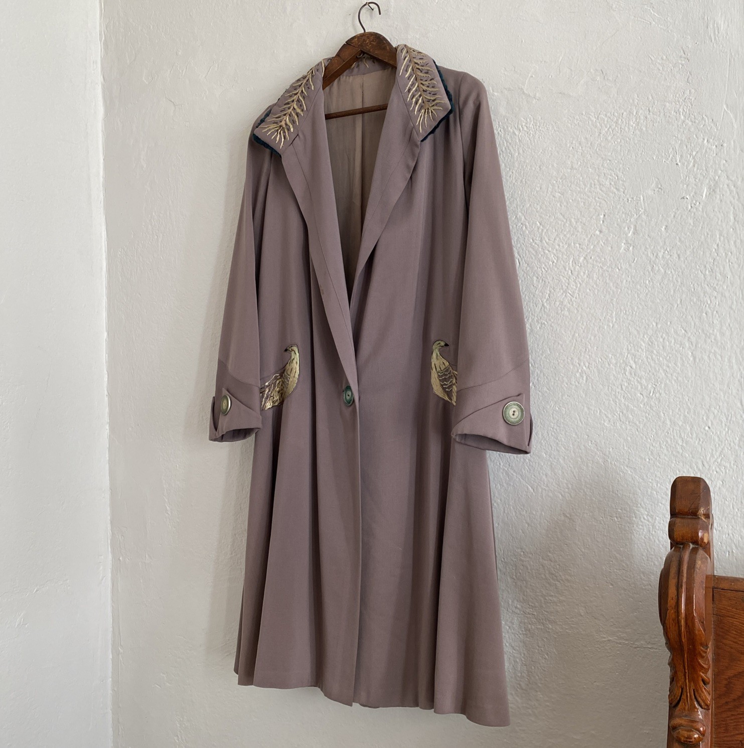 Vintage 20s Silver Plumb Peacock Lamé Embroidered Fur Collar Silk Lined Coat M