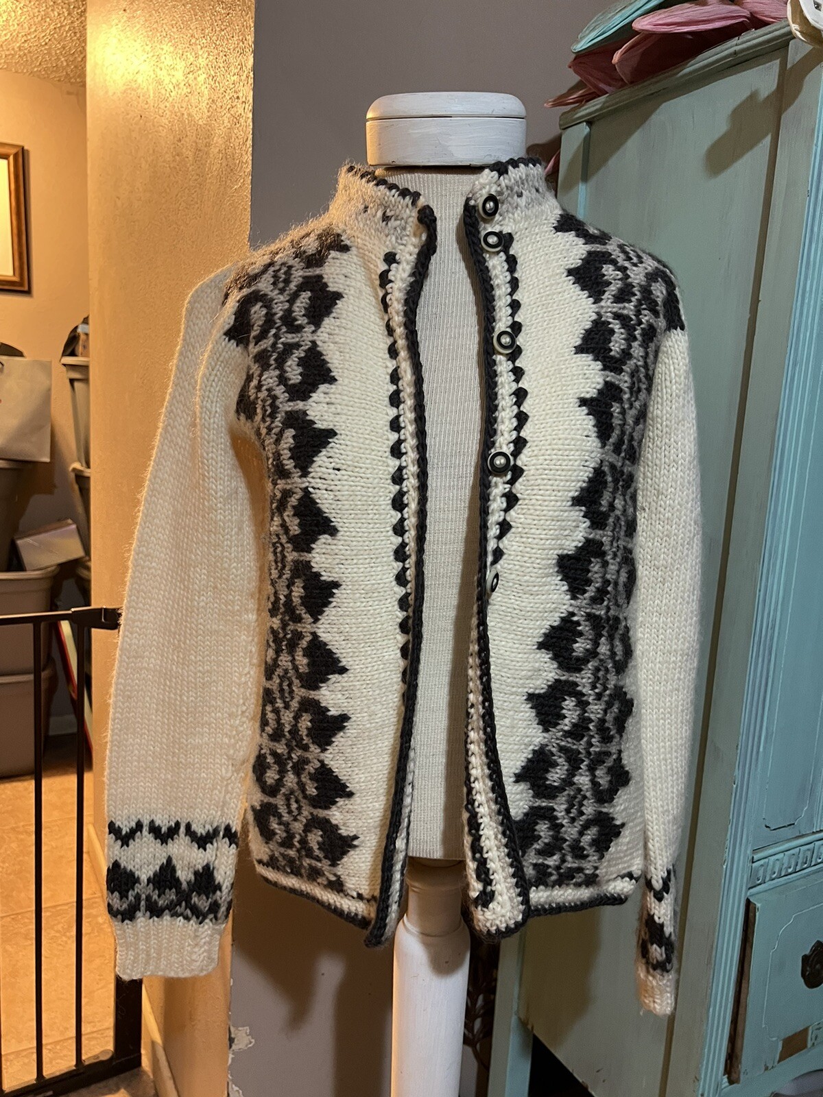 Vintage Handknits of New Zealand Wool Cardigan Sweater Women’s Small S