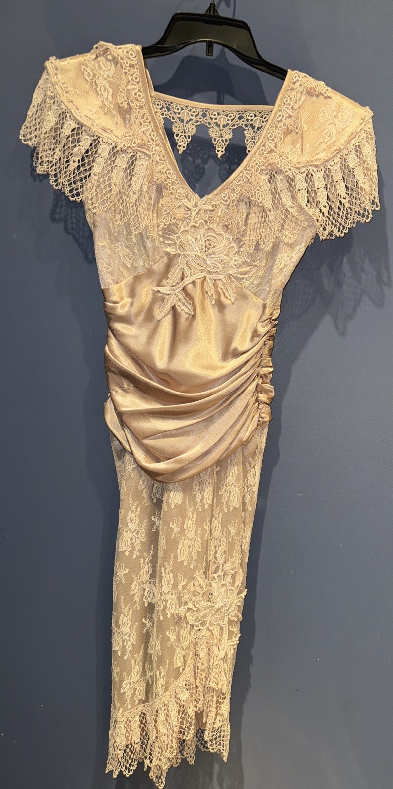 Small Gangster Dress, Bonnie & Clyde Style Peach Lace Pearls Rag Time Doll Talon