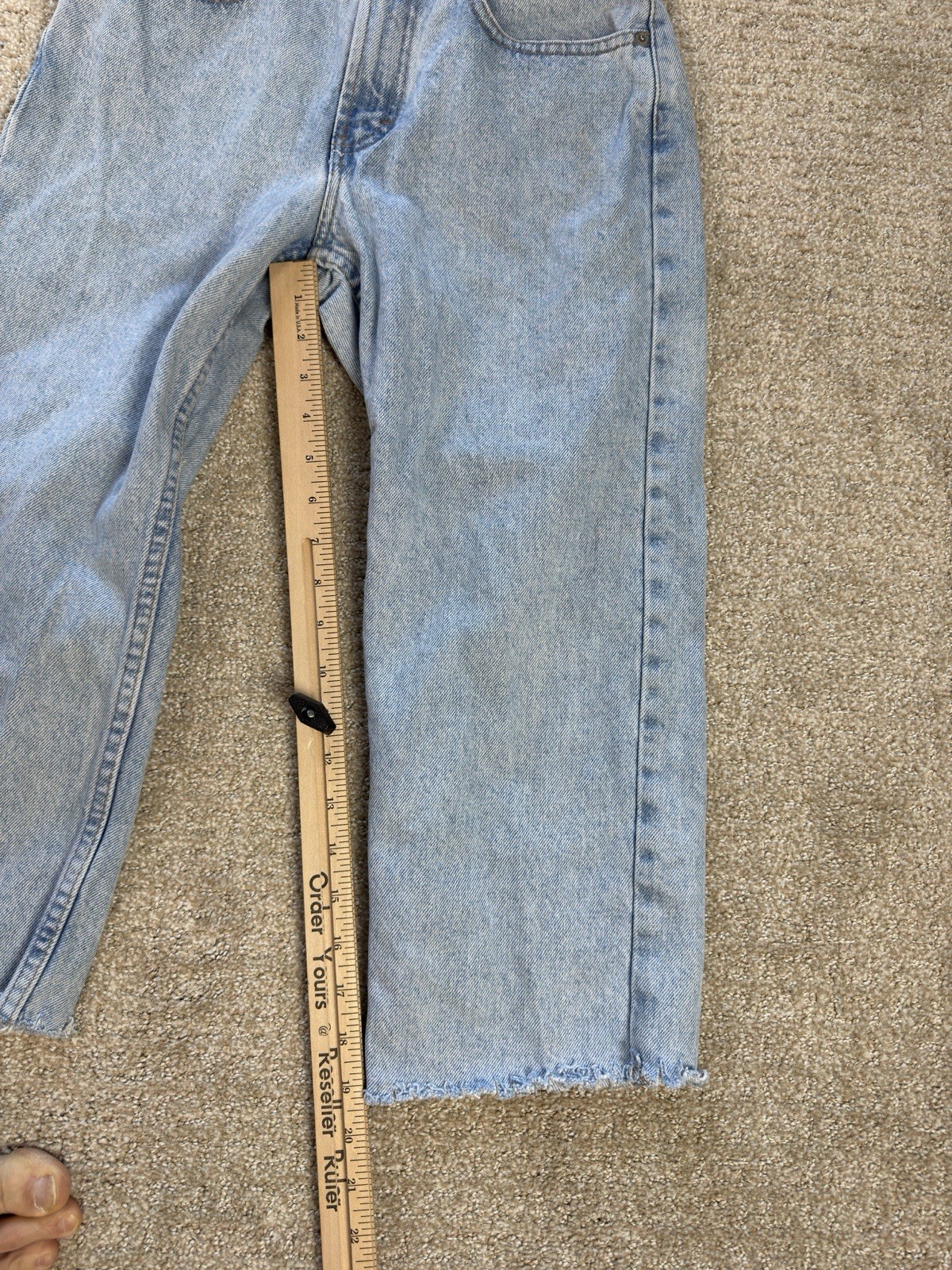 Vintage Tommy Hilfiger 90’s Women’s Jeans Cropped Whiskered Big Patch Size 0