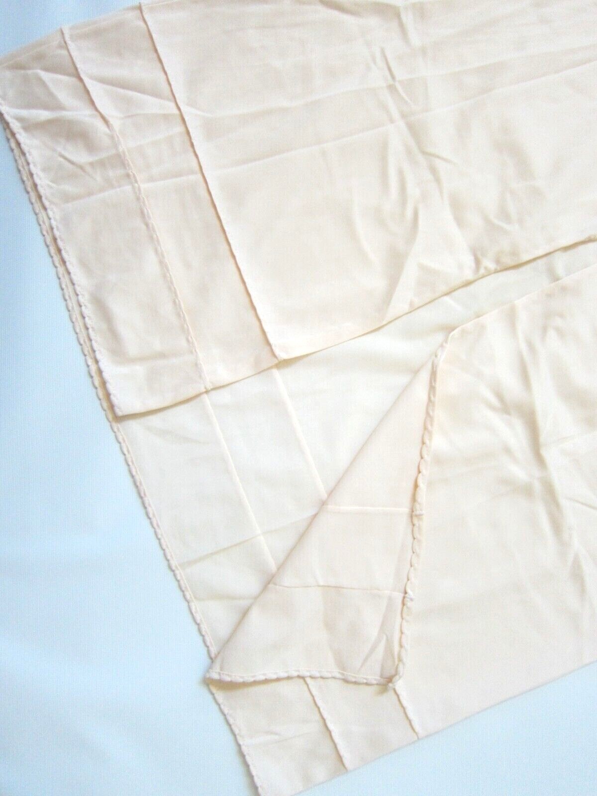 Vintage 60s WonderMaid NON CLING Satin SCALLOPE EDGE Silky LONG MAXI Half Slip M
