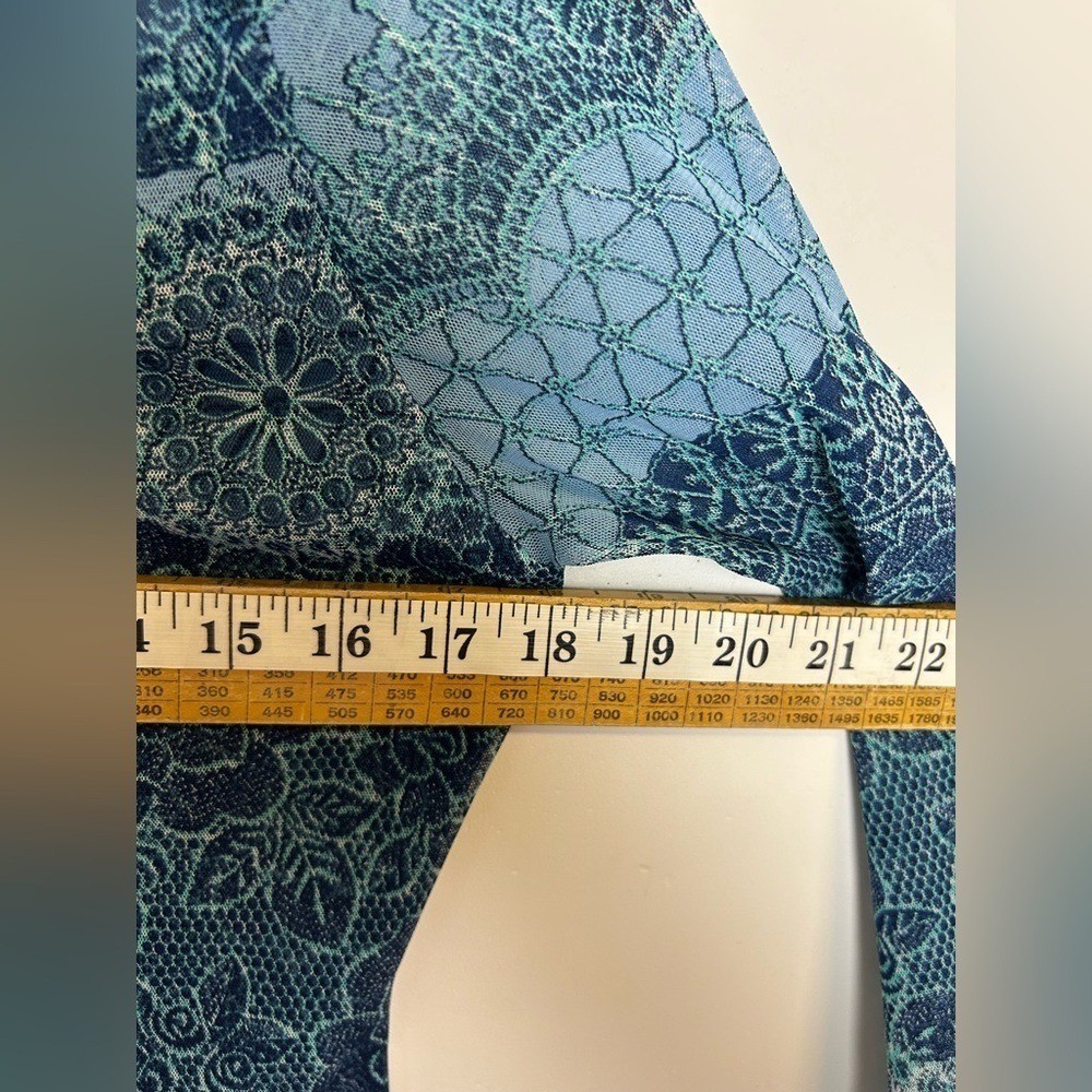 Anac by Kimi Vtg Y2K Top Blouse Sheer Bee fabric Size M Long Sleeve Artsy
