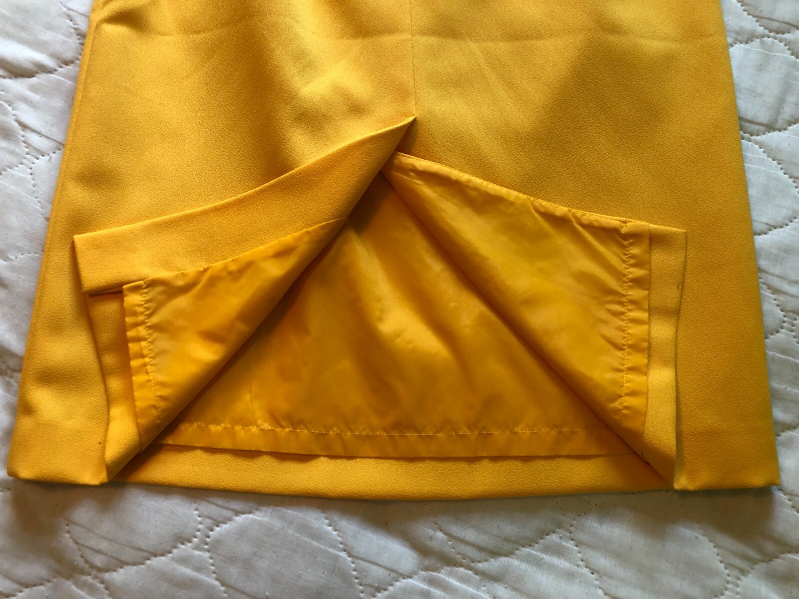 Vintage Yellow „Studio C” Suit – Sequence, lined, covered buttons, longer jacket