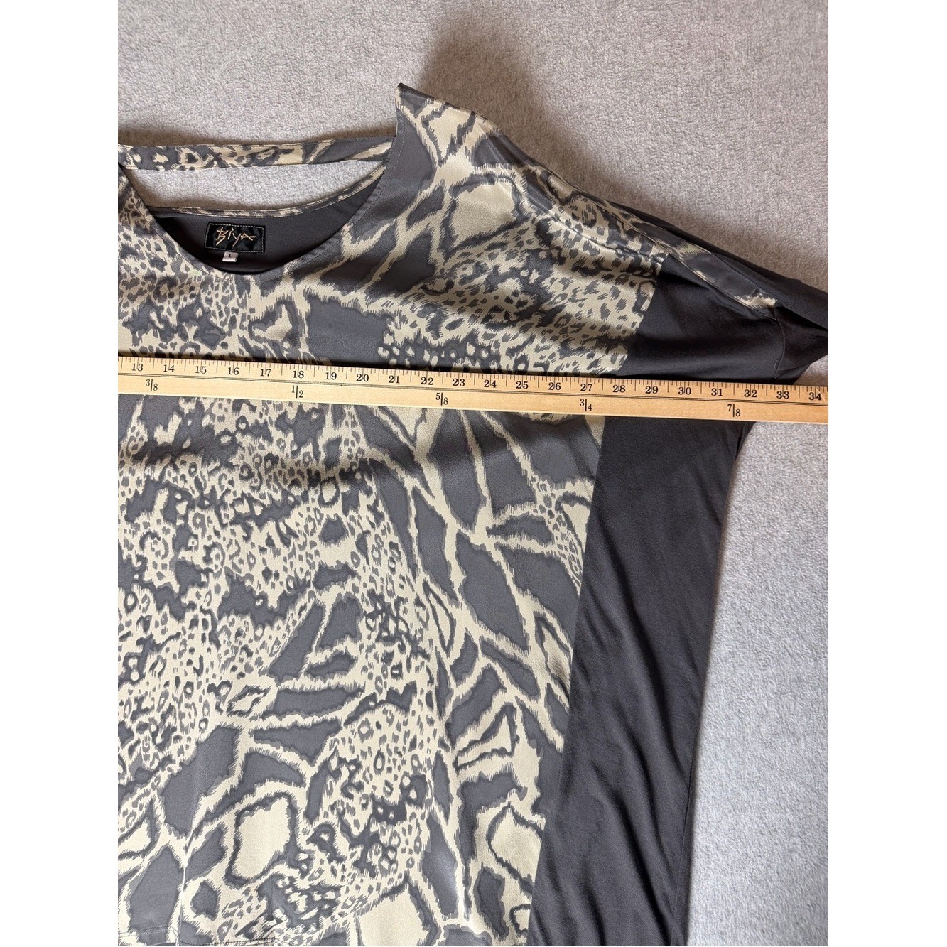 Biya V-Neck Flowy Modal Tunic Top Animal Abstract Print Size Large