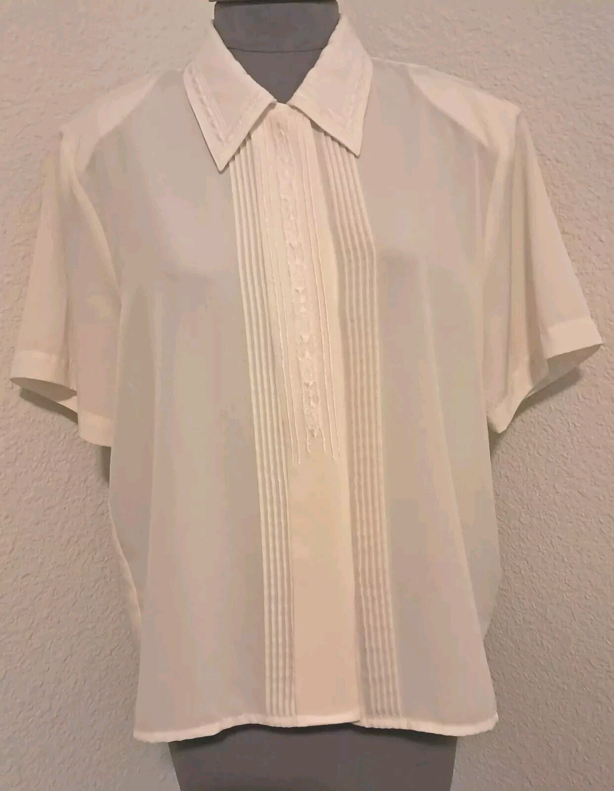 Vtg Claudia Richard Blouse Womens Sz 14P Button Down W Embroidered Front Beige