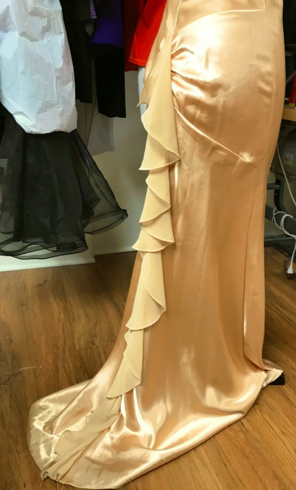 Vtg 80s Sz. 6 Ball Gown/Prom Dress. Gold Halter w/Brooch. Empire Waist. Art Deco