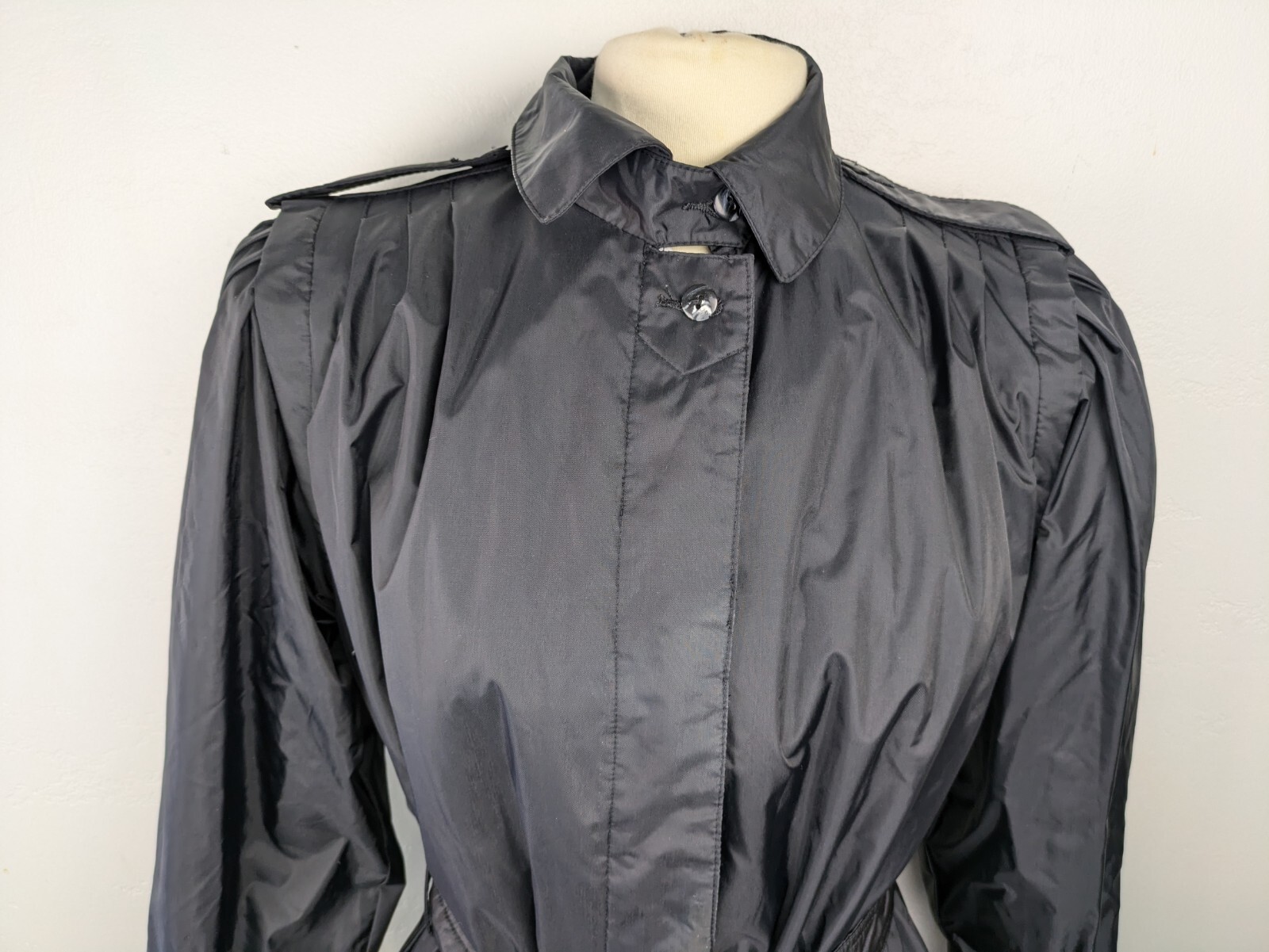 Vintage Women’s Rain Coat Long Black Trench Fog Nylon Jacket Pleated 5/6