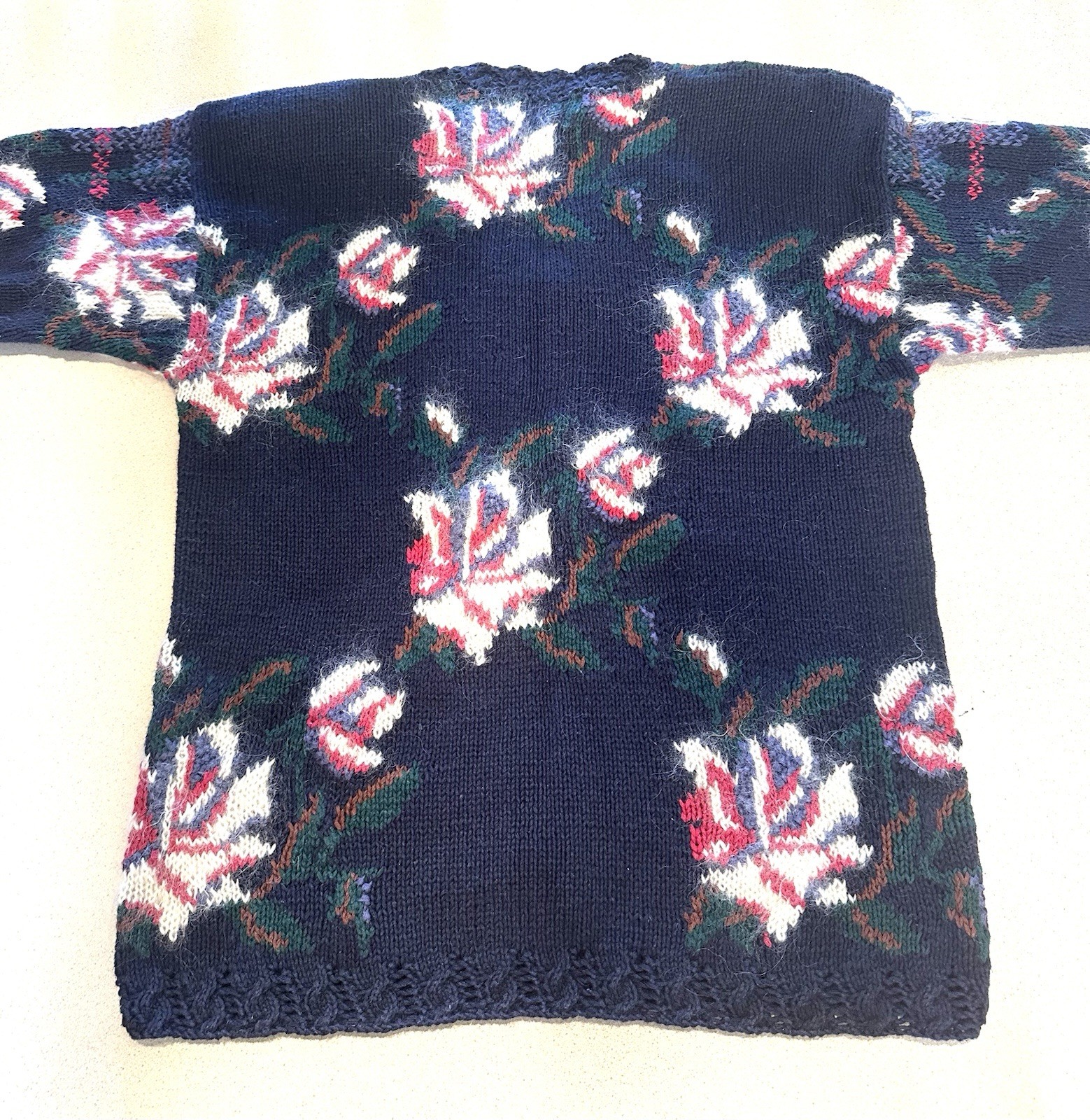 Vintage 80s Hand Knitted MOHAIR DESIGNER V-Neck Floral Sweater