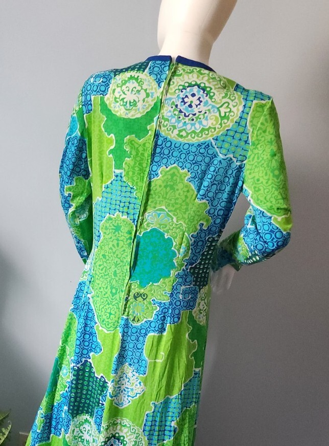 The Clique 1970s Blue Green Tones Abstract Print Long Sleeve Boho Maxi Dress 14