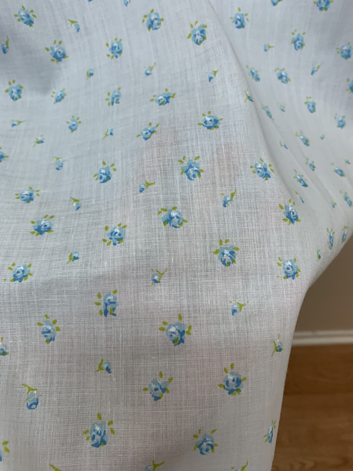Vintage Najla New York Night Shirt Dainty Blue Floral Cotton Dacron M USA NOS