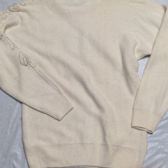 Vintage Cream Silk Angora Pearl Beaded Soft Girl Coquette Crewneck Sweater Sz Md