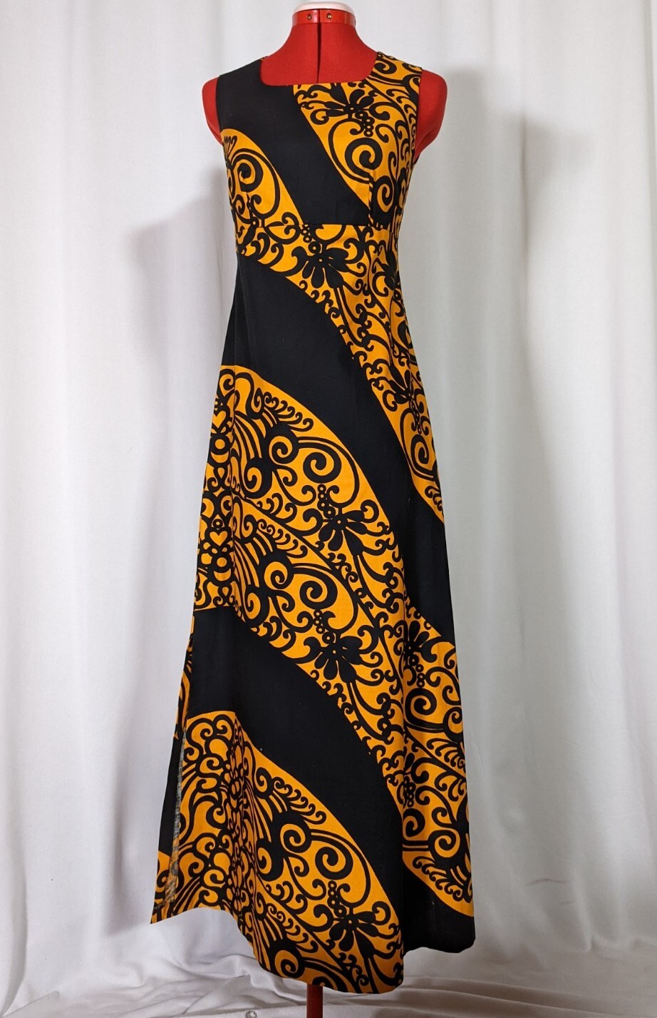 Merry Finn Vintage 60s Finland Marimekko Orange Black Mod Op-Art Dress Print