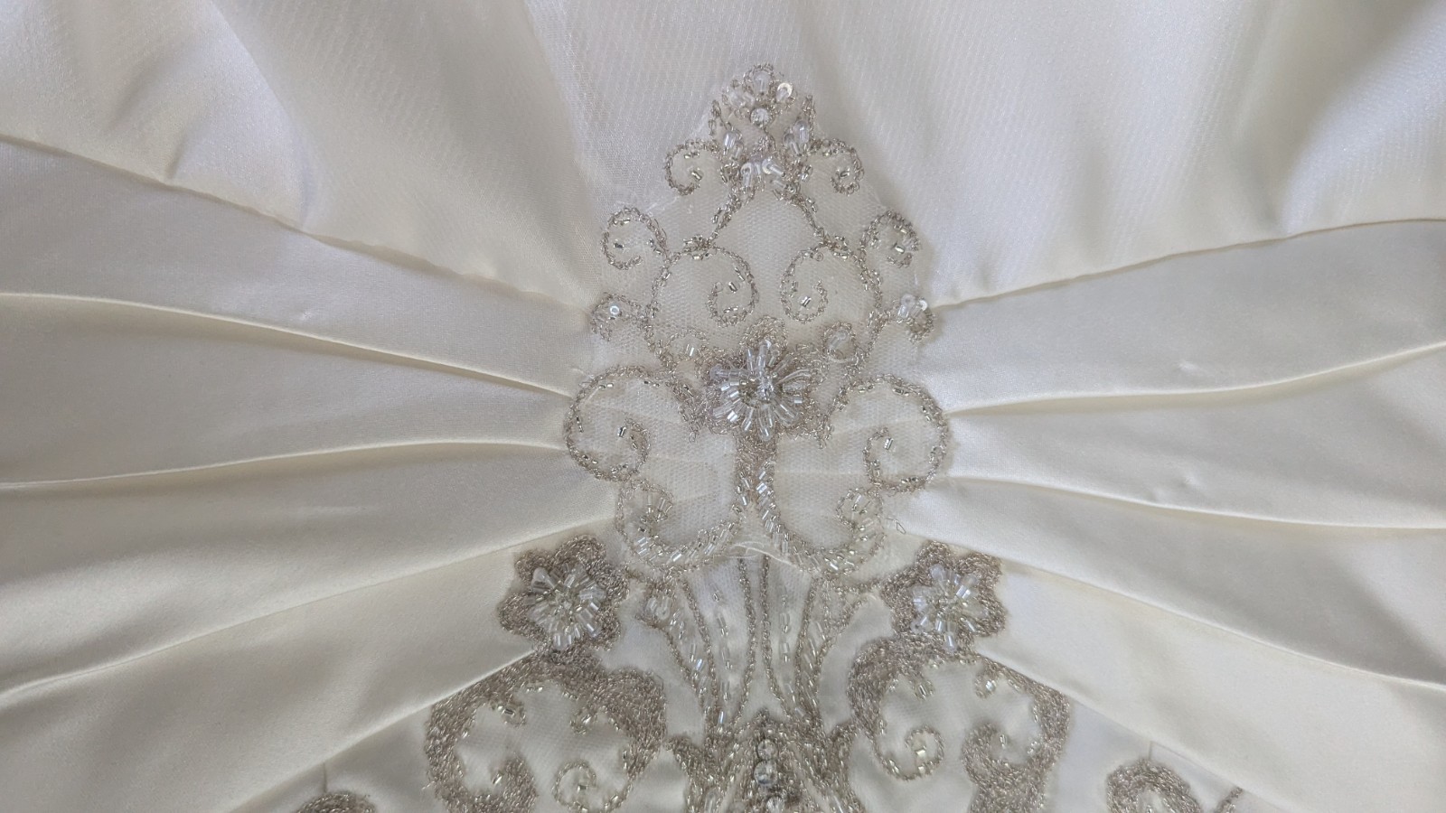 Vtg Mon Cheri Bridal Halter Beaded Wedding Gown NWT Sz 8 More Like a 4 To 6