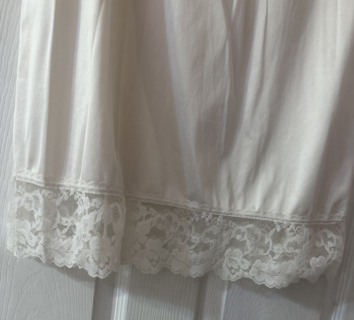 Vintage Vassarette Ivory Half Slip Size Large Satin Finish Lace Trim 100% Nylon