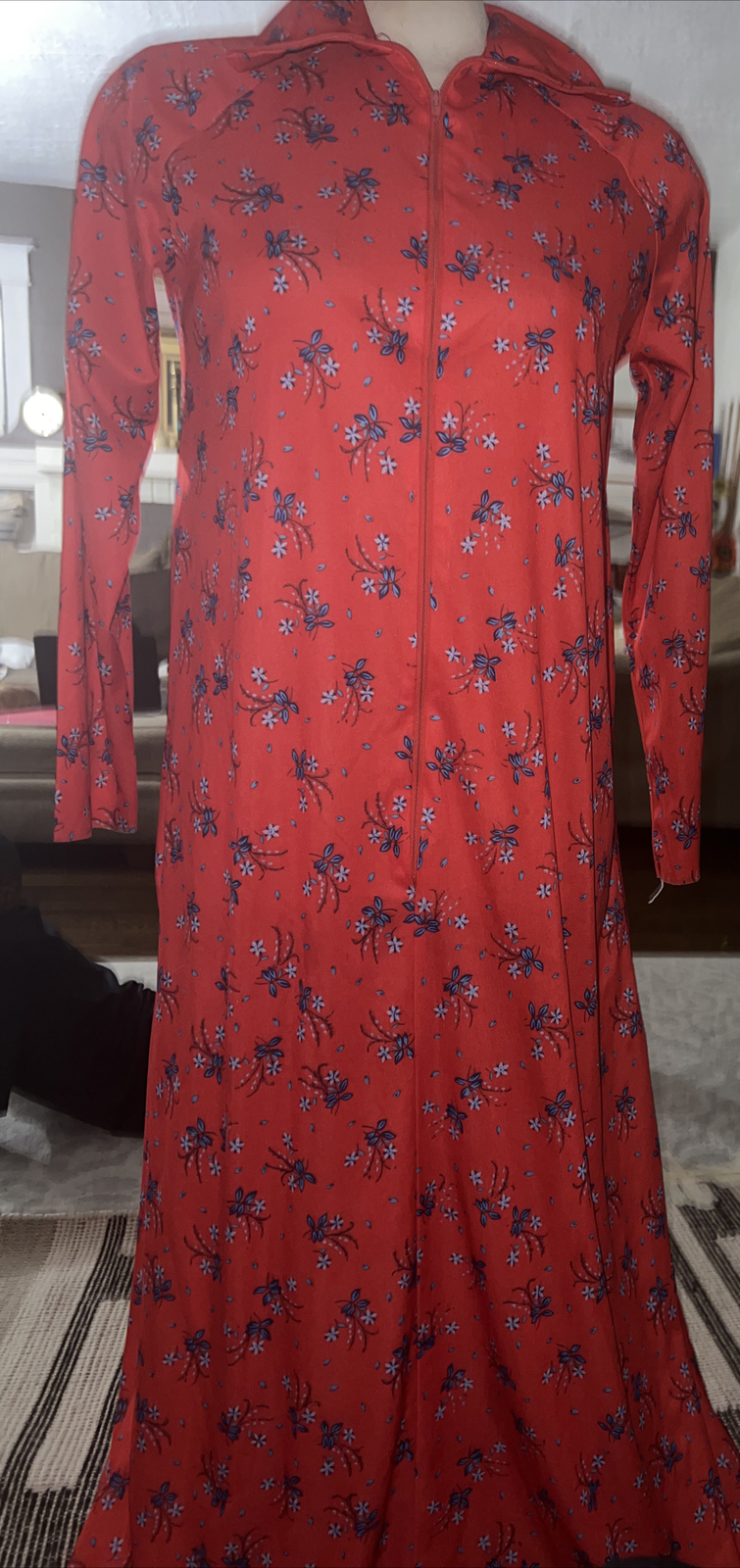 Elaine Sklar VTG Mod Red Floral House Dress Robe Zip Up Nylon Medium