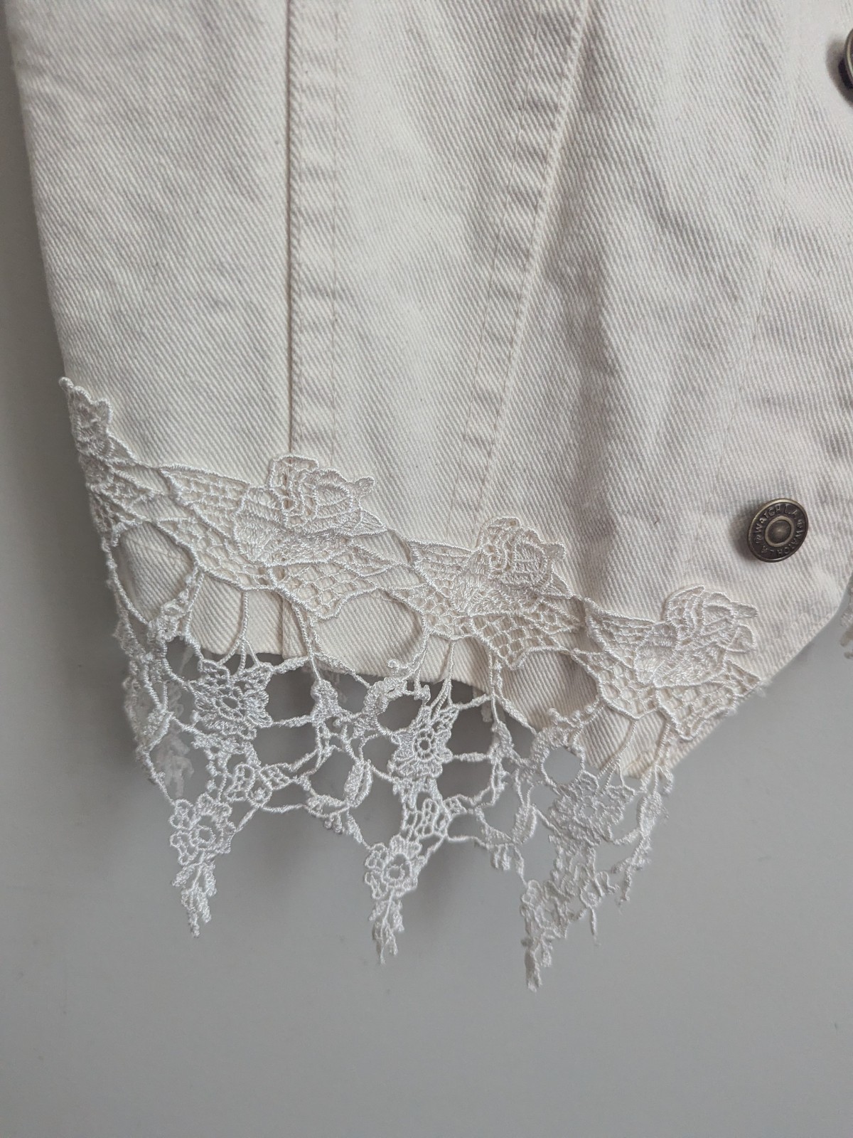 VTG Cream Denim Vest Womens L Lace Trim Rodeo Cowgirl Festival Country Boho 90s