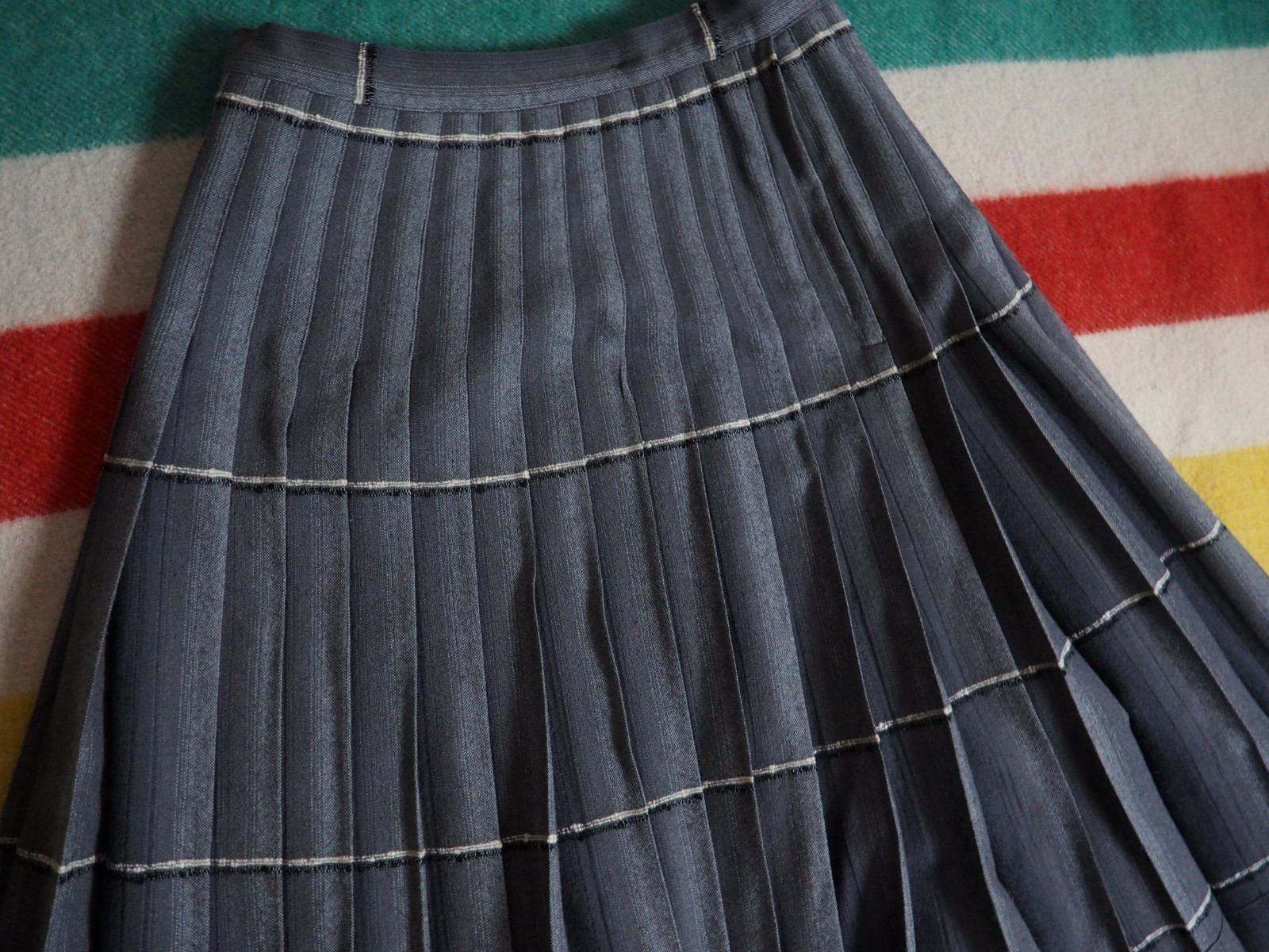 VTG 50s 60s Pendleton Turnabout Dark Gray Boho Goth Wool Plaid Skirt 27W Womens