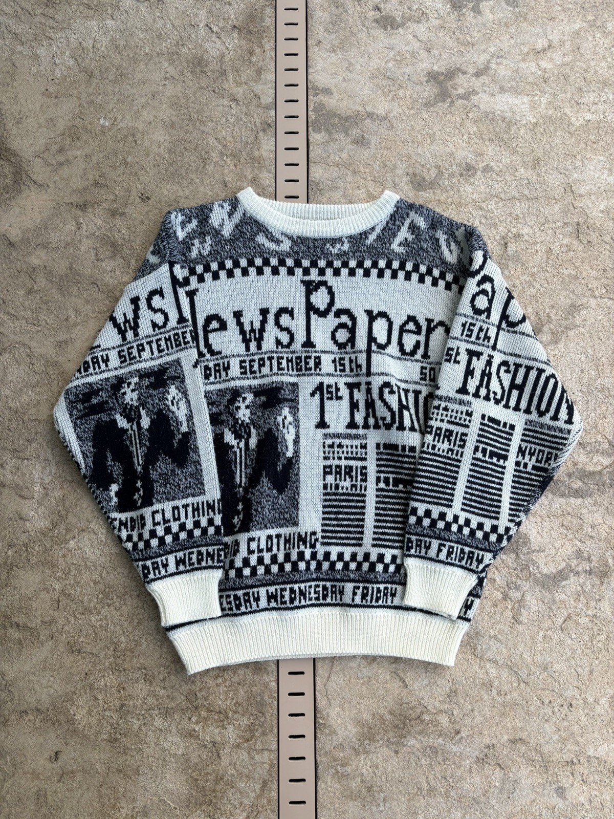 80s Vintage Prezzia Pop Black White Newspaper Print Thick Pullover Sweater Sz M