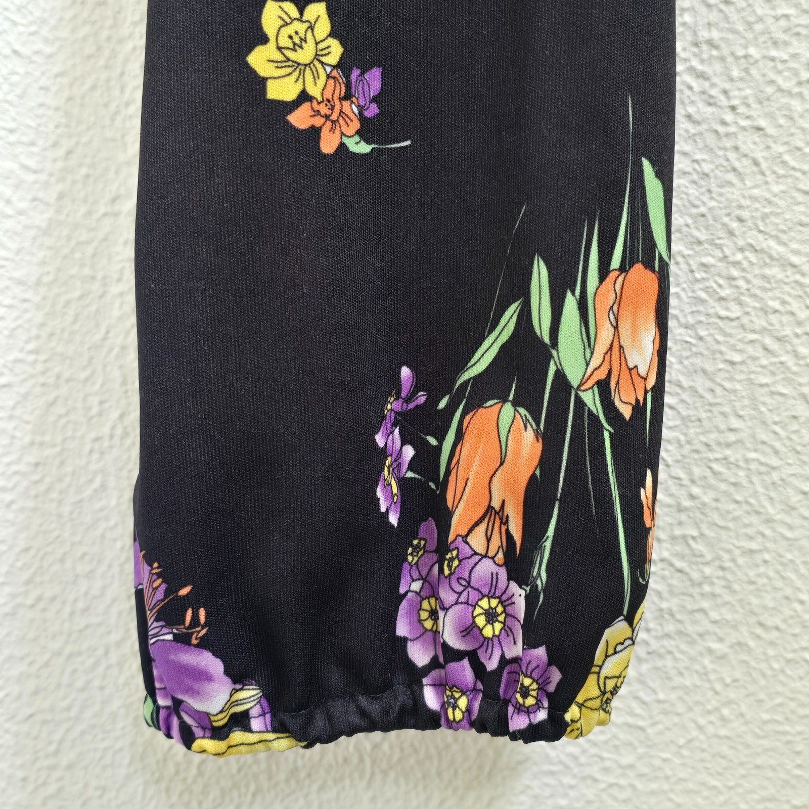 Vintage 70s Black Floral Tie Front Dagger Point Collar Women’s Top Alfreda 0024