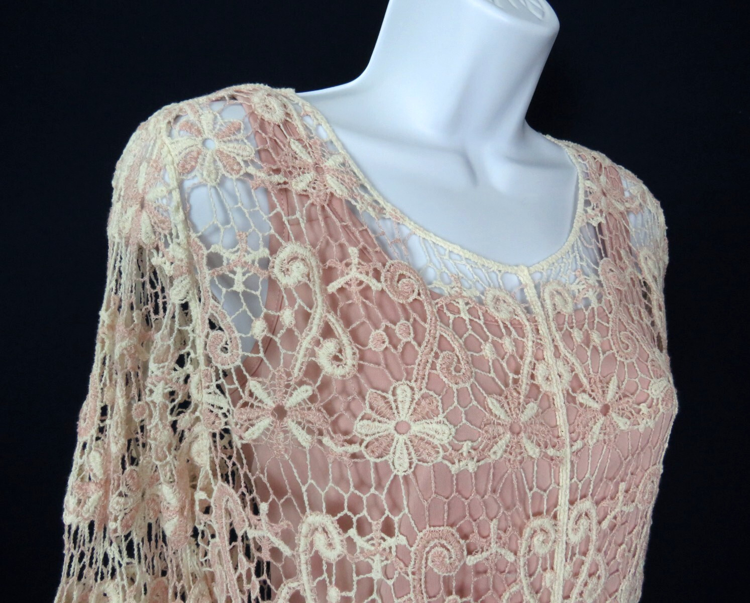VTG 1980s 90s OSCAR DE LA RENTA ACTIVE FLORAL CROCHETED LACE TOP CREAM MAUVE