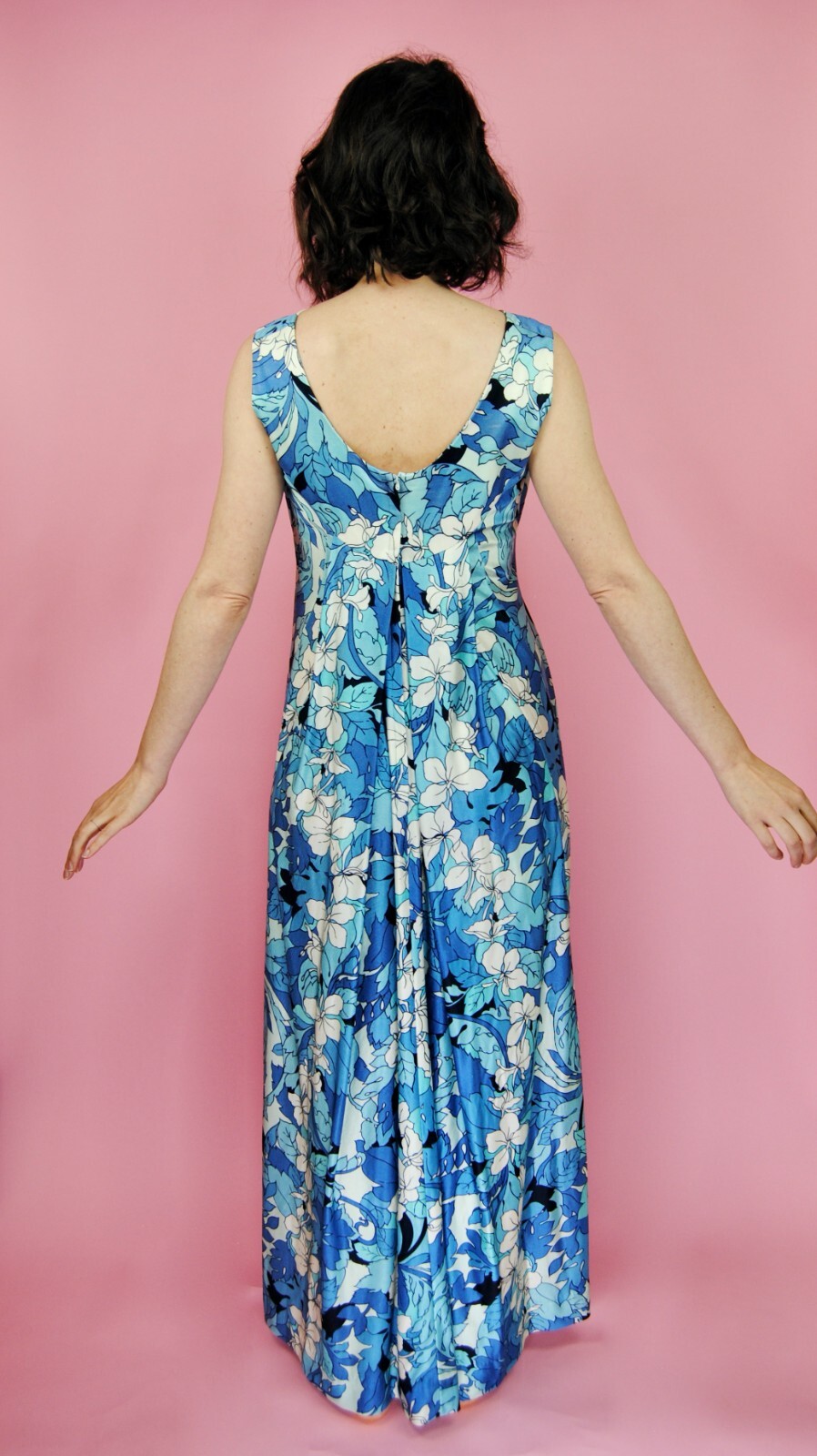 1960s 1970s Vintage Hookano Hawaii Blue Floral Dress with Watteau Back – Sm Md