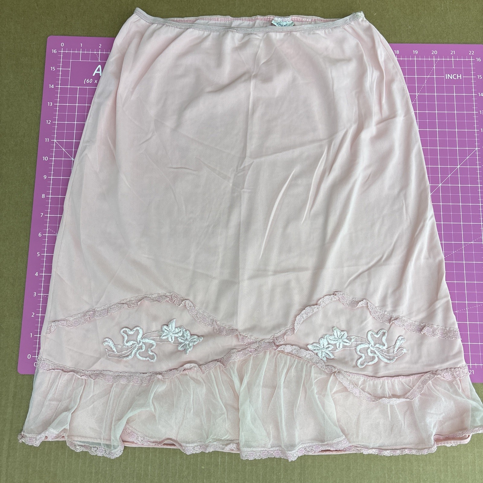 Vintage Carol Brent Half Slip Pink Lace Ruffle Embroidery Medium 30-32