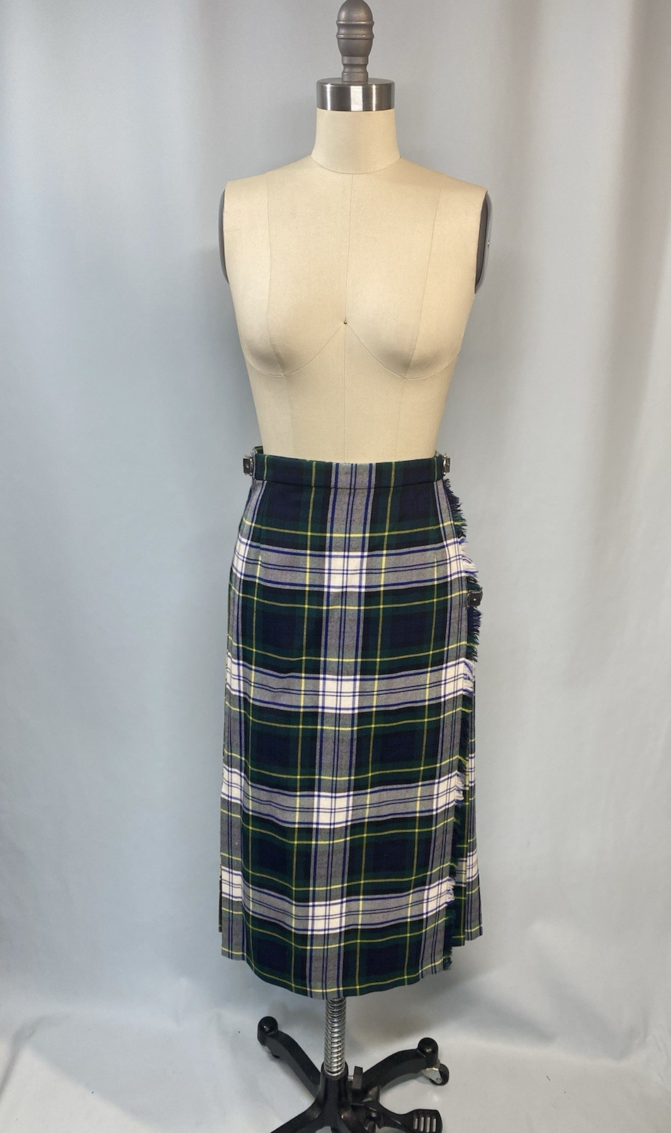 Vintage Tartan Skirt SIZE SMALL 8 plaid blue green kilt buckle midi pleated