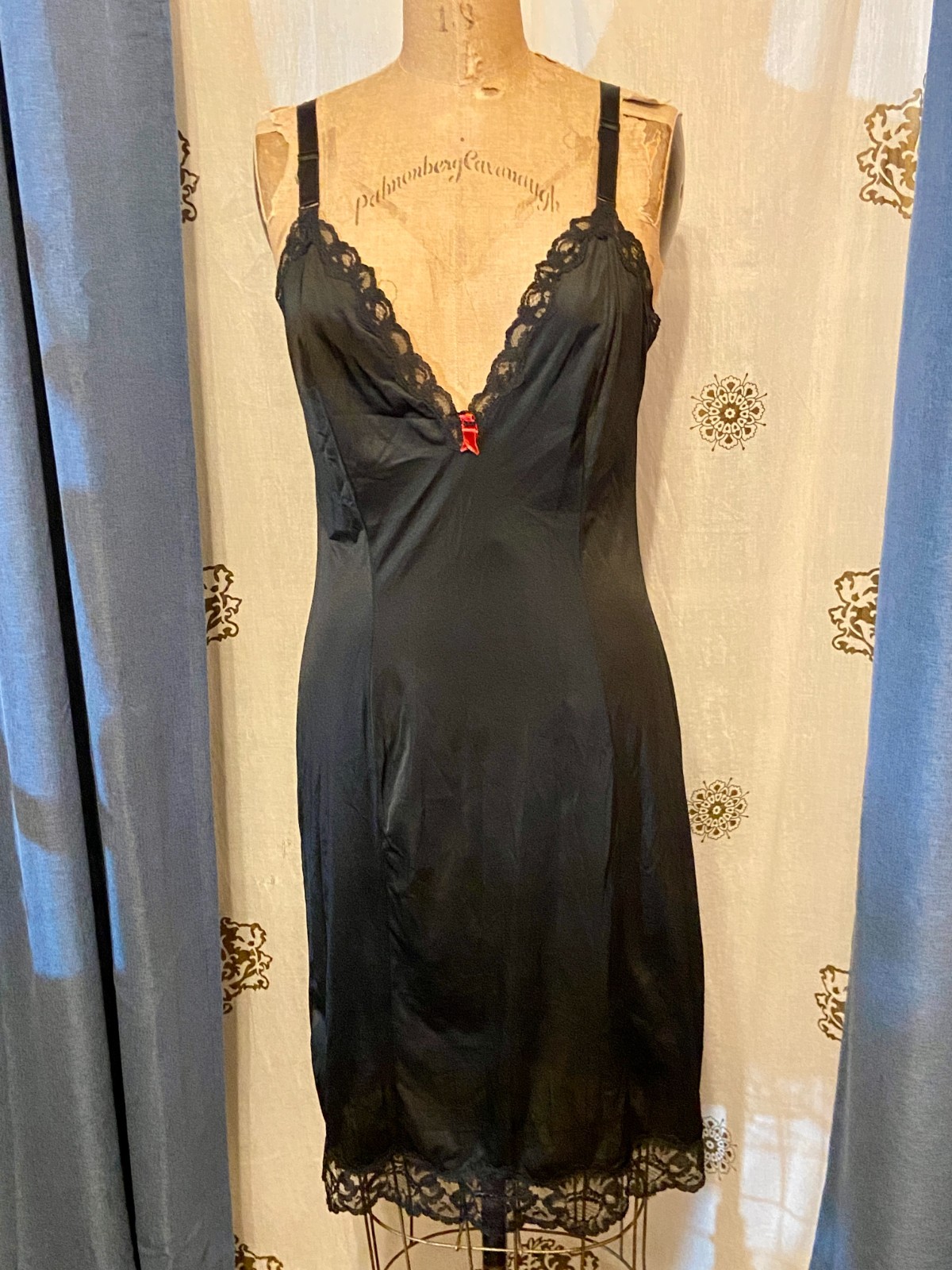 Vintage 60s 70s Black LACE Deep V Sexy Nightgown Slip Dress L Sissy Pin-Up Retro