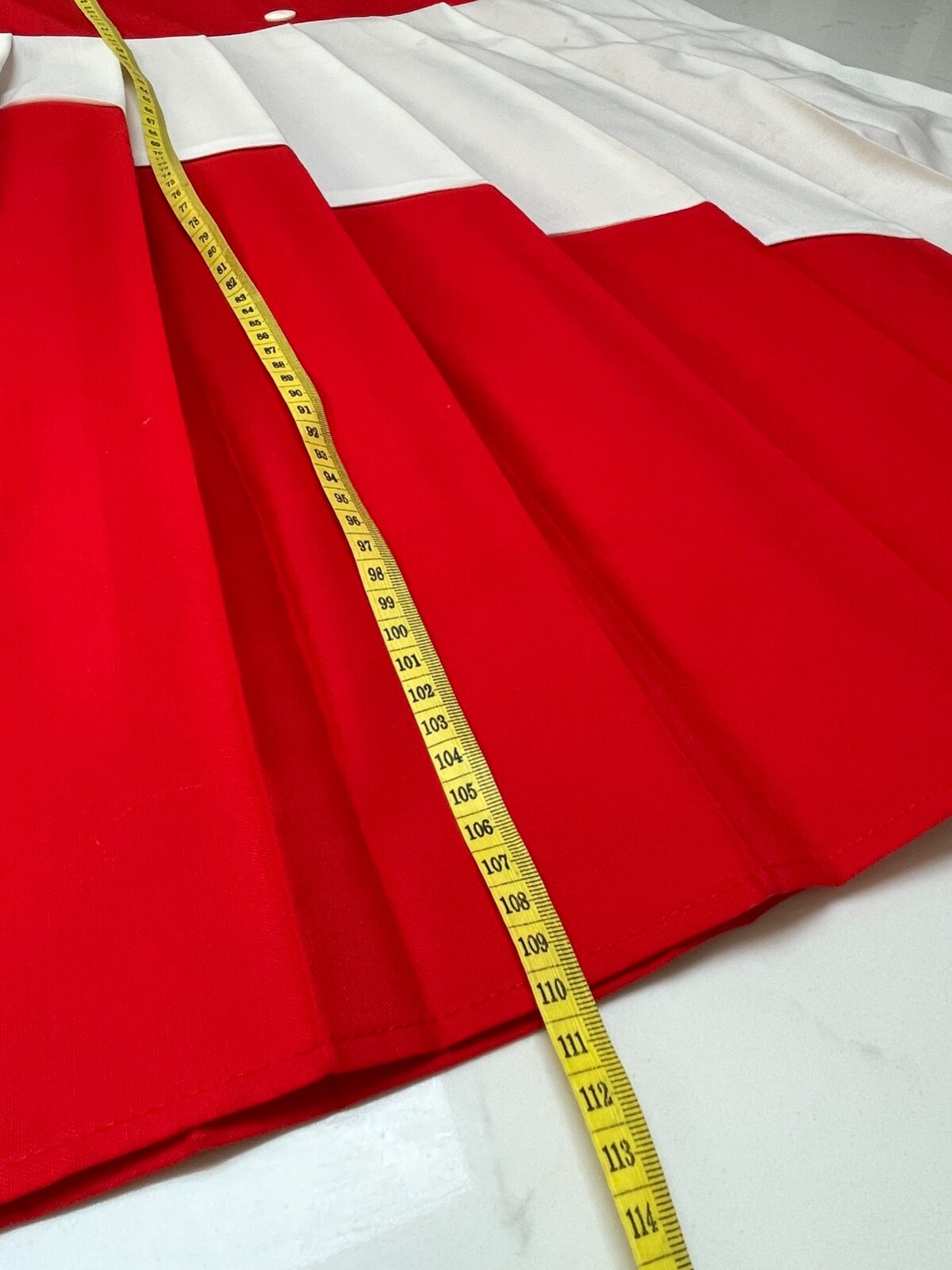 „Changing Scene” Vintage Red & White Belted 1980s Dress S12 With Pleated Skirt