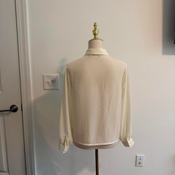 Vintage Laura & Jayme Petite Cream Pintuck Pleated Blouse Size 4