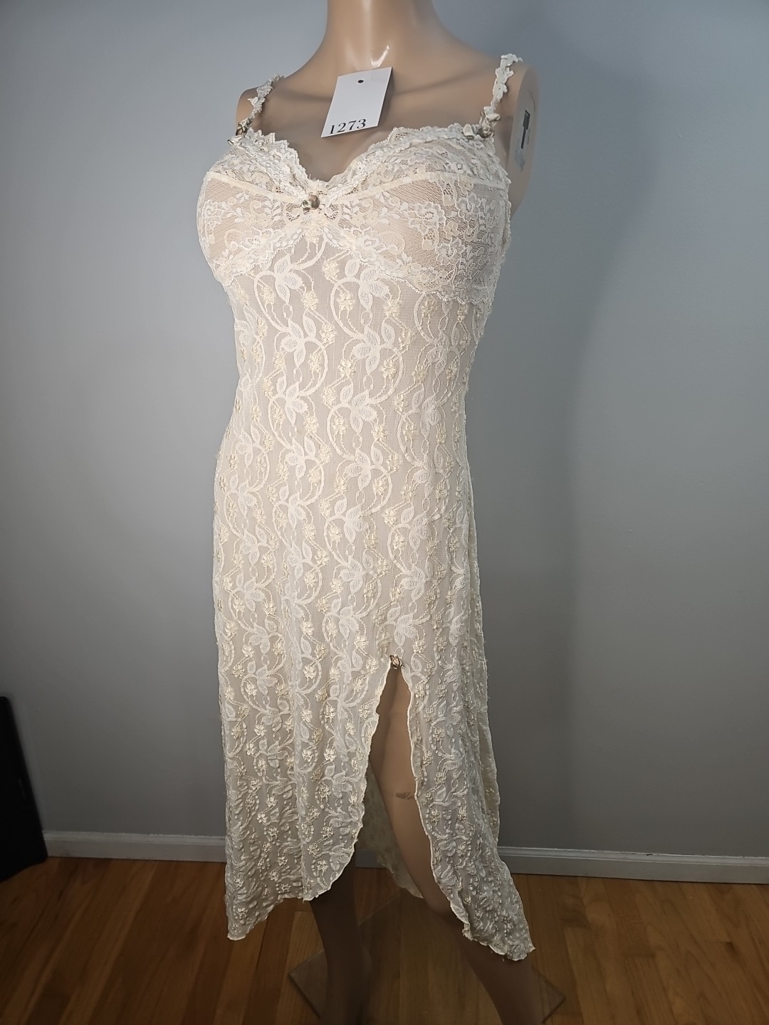Vintage Claire Pettibone Ivory Nightgown Embroidered Lace Detail Size Medium