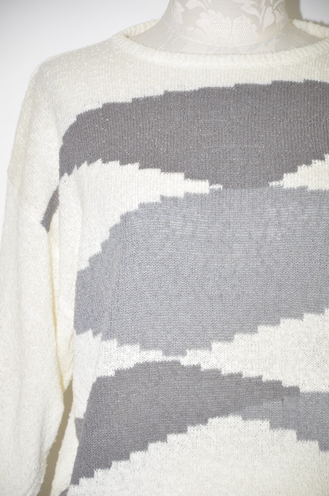 80s Vintage White Gray Clouds Silky Nubby Knit Top Pullover Sweater Women M L