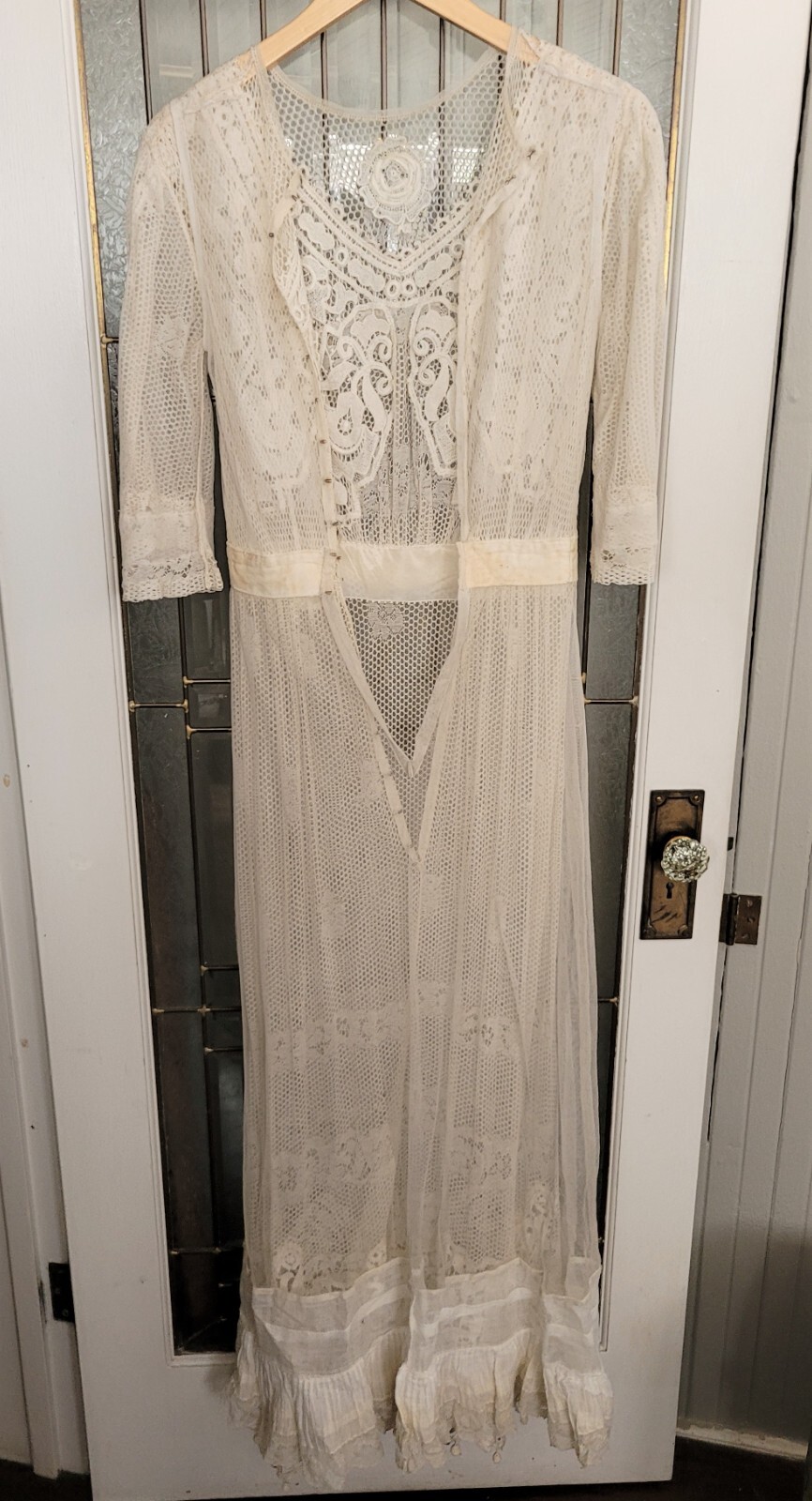 ANTIQUE EDWARDIAN IVORY WOVEN MESH NET DRESS ORNATE IRISH CROCHET WORK BOBINET