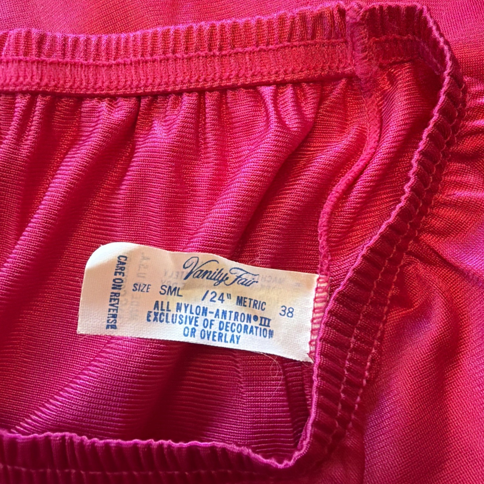 Vintage Vanity Fair Nylon Raspberry Bright Pink Half Slip Satin Lace Small 24”